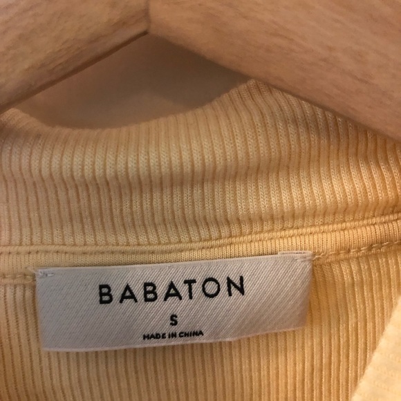 Aritzia Babaton pastel yellow mock neck crop top - Picture 3 of 3